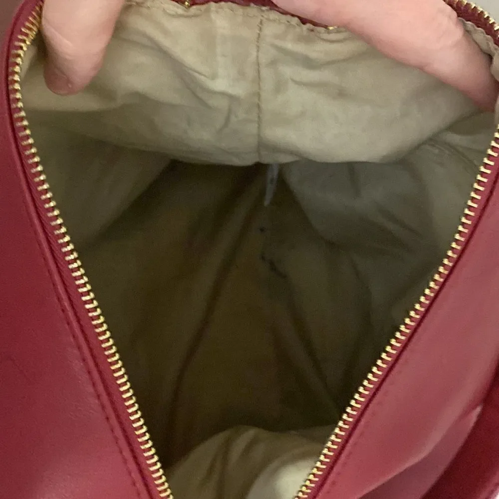 👛Leather Bag & coin purse it has a zip pocket on the outside and inside!!